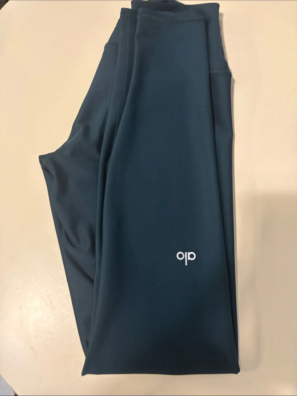 ALO Yoga Dark Navy Women's Active Top